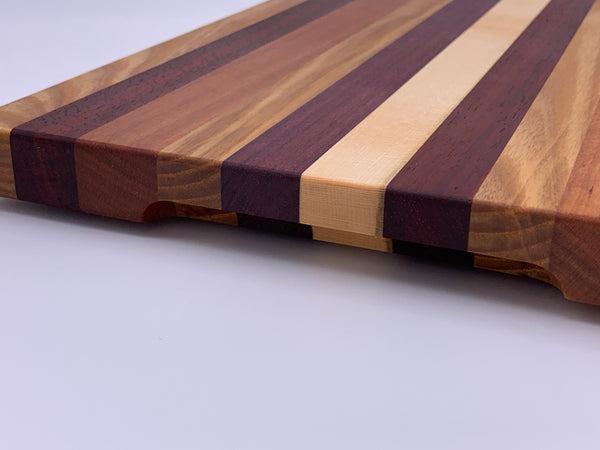 Cutting Board w/ Finger Grip (Medium)